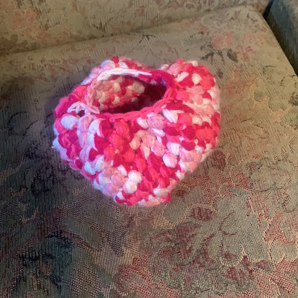 Crochet beanies with bun hole - Picture 4 of 4